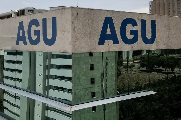 AGU pede bloqueio de bens de mais 14 investigados por fraude no INSS