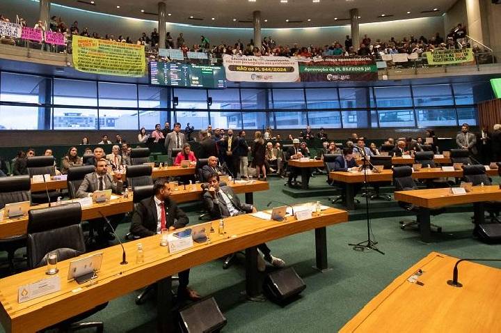 Eles votaram contra a segurança: PT e Psol dizem “não” às câmeras nas escolas