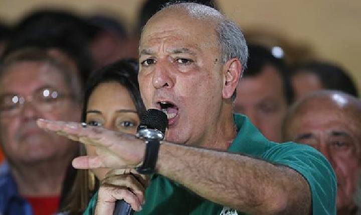 Inelegível e acuado, Arruda ataca Ibaneis em postagem nas redes sociais