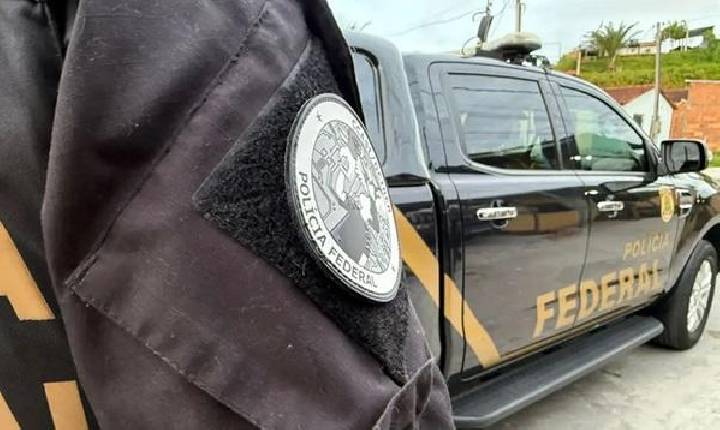 PF apreende mais de duas toneladas de maconha prensada no Paraná
