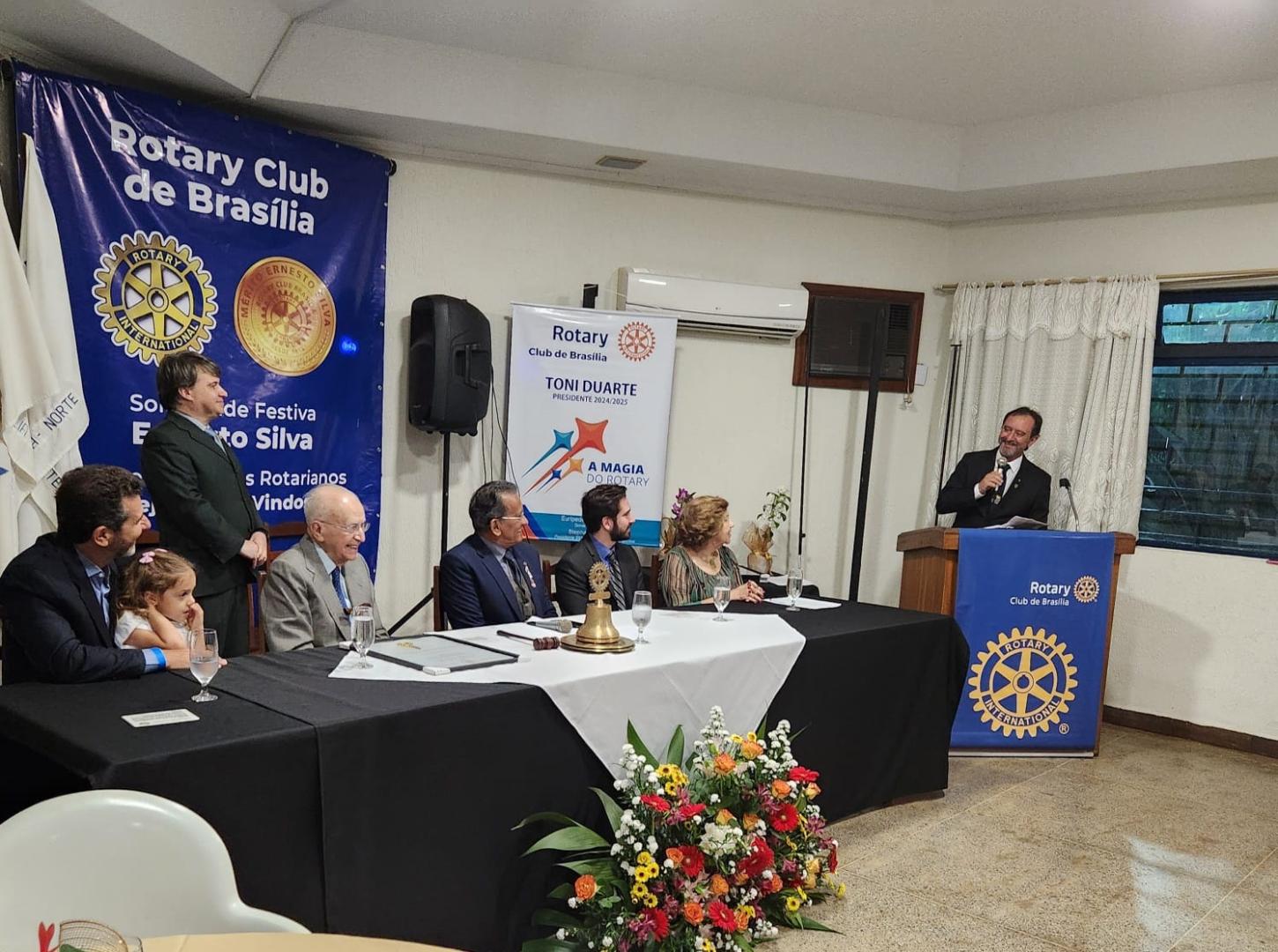 Rotary Club de Brasília: Uma noite de história, reconhecimento e renovação