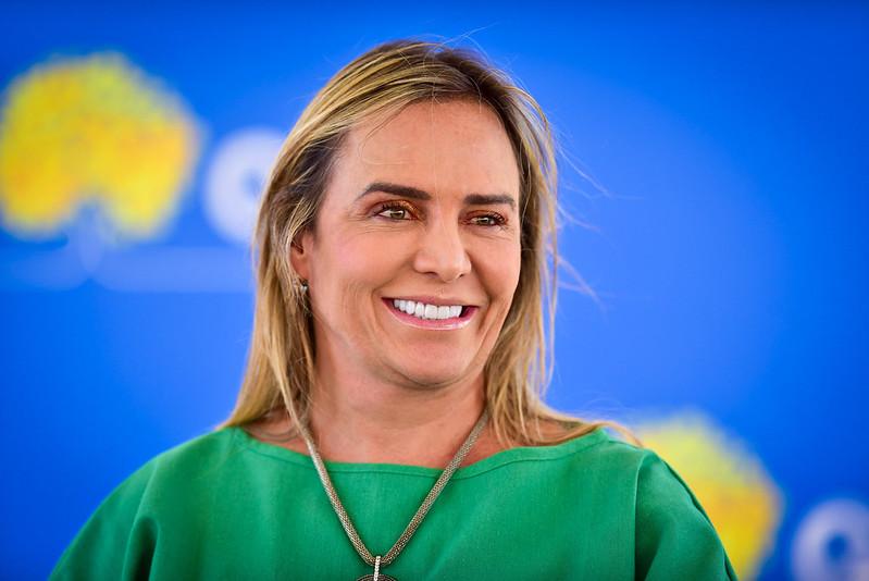 Projeto em Planaltina, com apoio de Celina Leão, oferece oficinas para mulheres e atividades infantis para filhos e netos