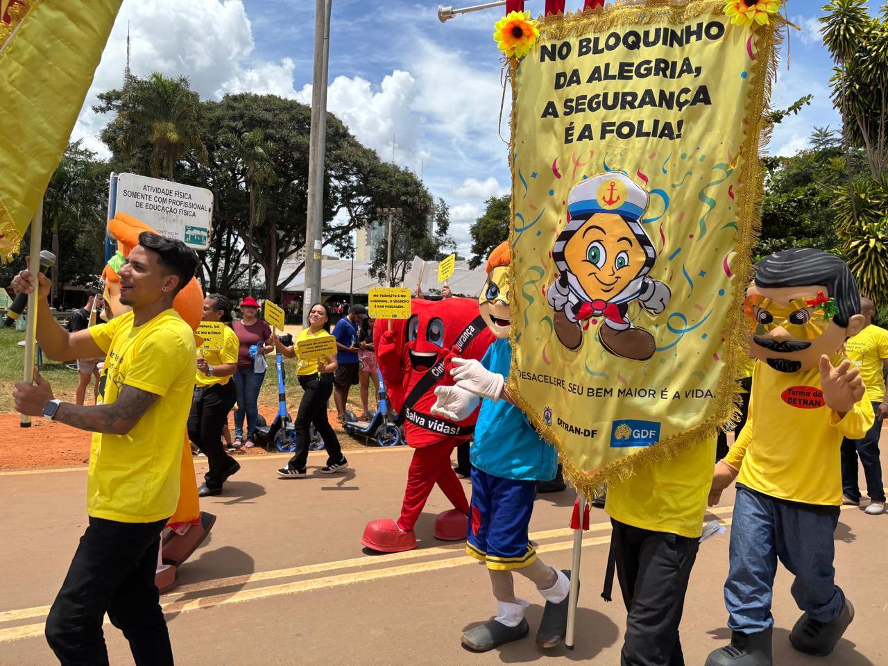 Ações educativas sobre segurança no trânsito impactam 9 mil pessoas nesta segunda de Carnaval