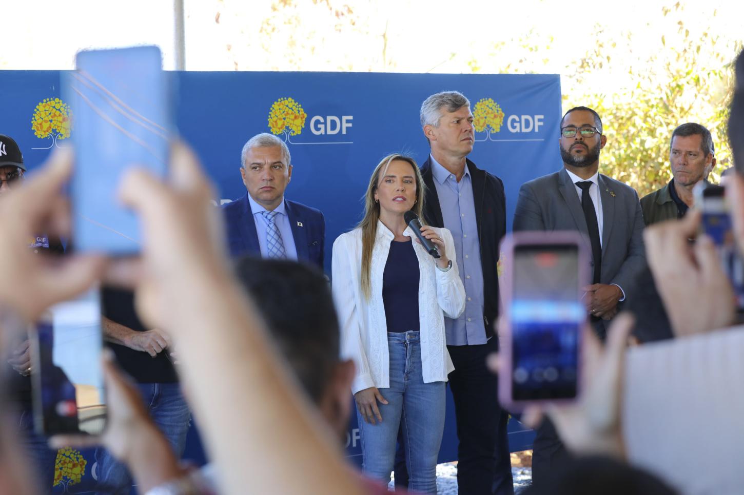 Investimento de R$ 5,4 milhões vai levar 5 km de asfalto para escola na área rural do Sol Nascente