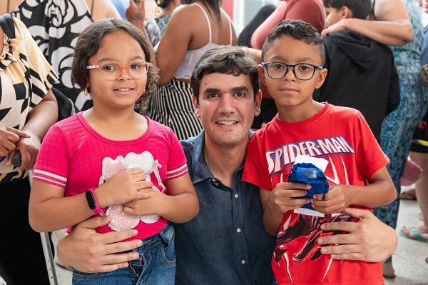 Em um piscar de olhos, Rafael Prudente transforma a visão e o futuro de crianças de Ceilândia