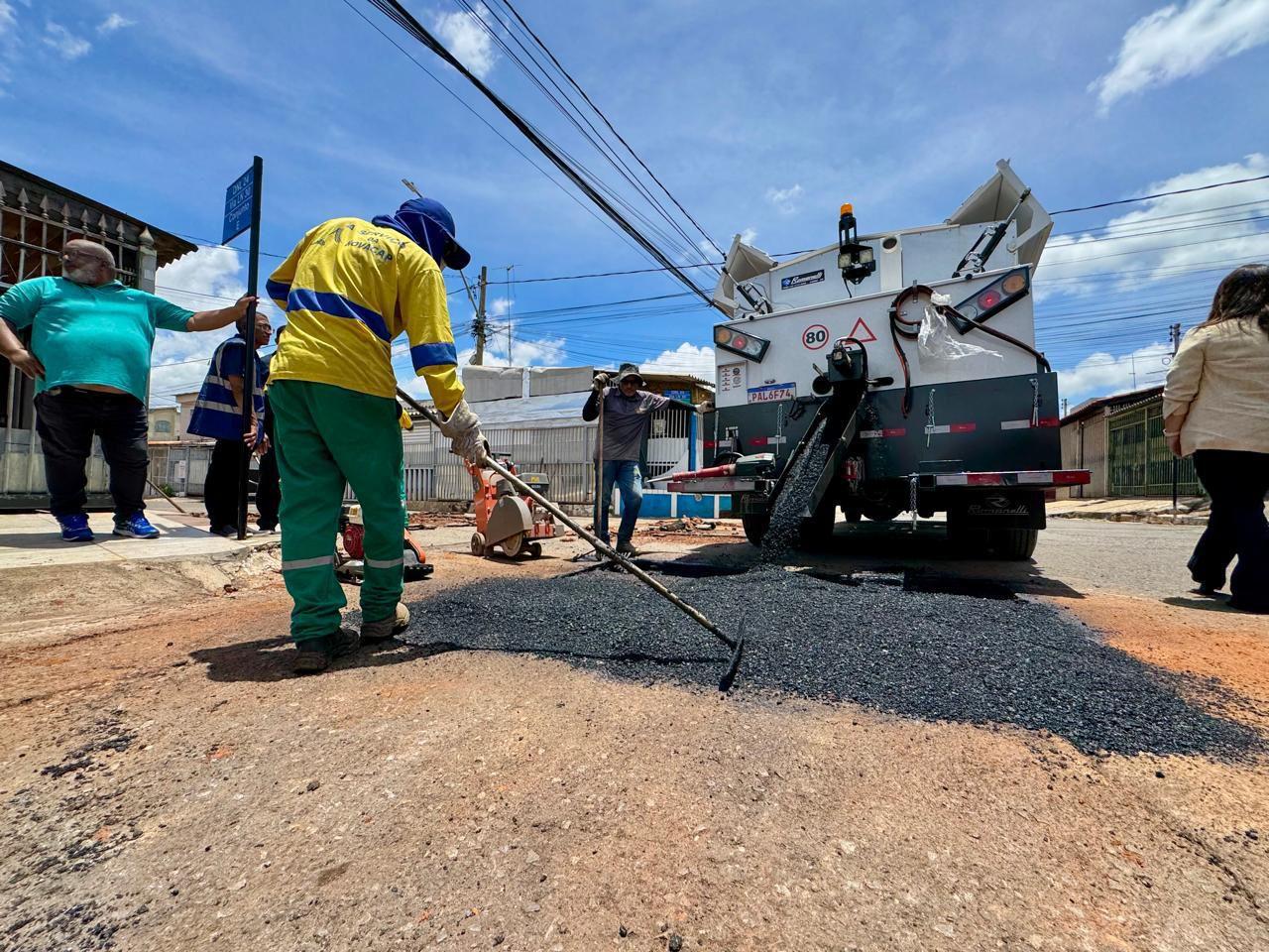 Novacap entra em nova era do tapa-buraco com caminhões térmicos e tecnologia de ponta no DF