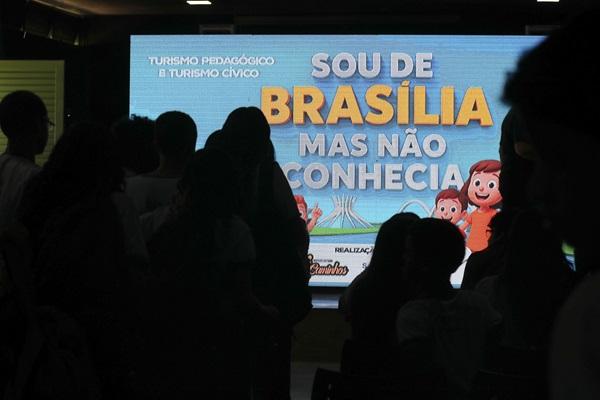 Projeto leva estudantes do DF a descobrir Brasília além dos livros
