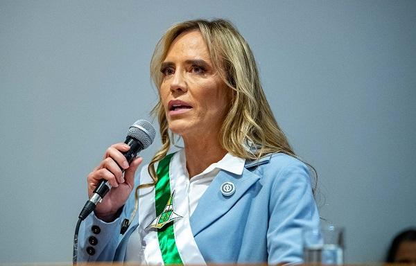 Celina Leão amplia vantagem e assume liderança isolada na corrida pelo Palácio do Buriti