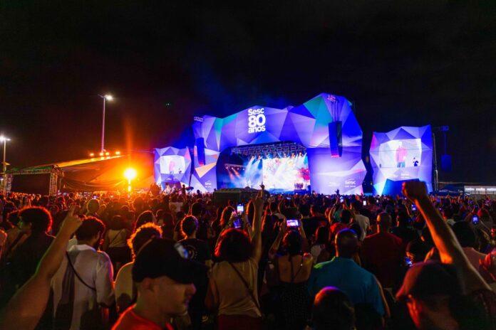 Sesc 80 anos: 30 mil pessoas e show de Caetano Veloso no DF