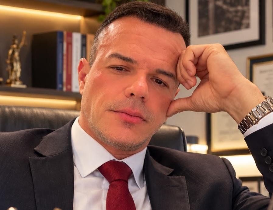 Daniel Lima lança livro em Brasília sobre expectativas, frustrações e emoções