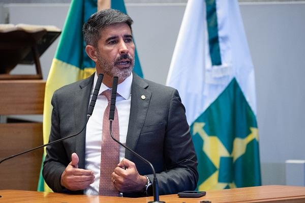 Lei das viaturas reforça atuação de Roosevelt Vilela na segurança pública