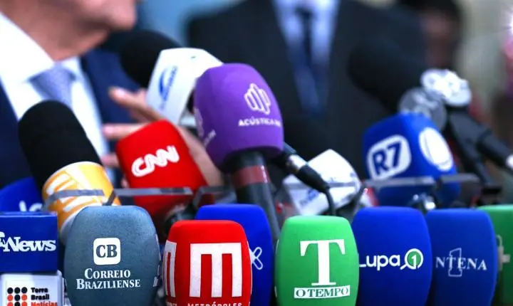 Assédio e sobrecarga ameaçam saúde mental de jornalistas, diz pesquisa