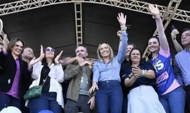 Celina calça as botas e abre campanha em Ceilândia
